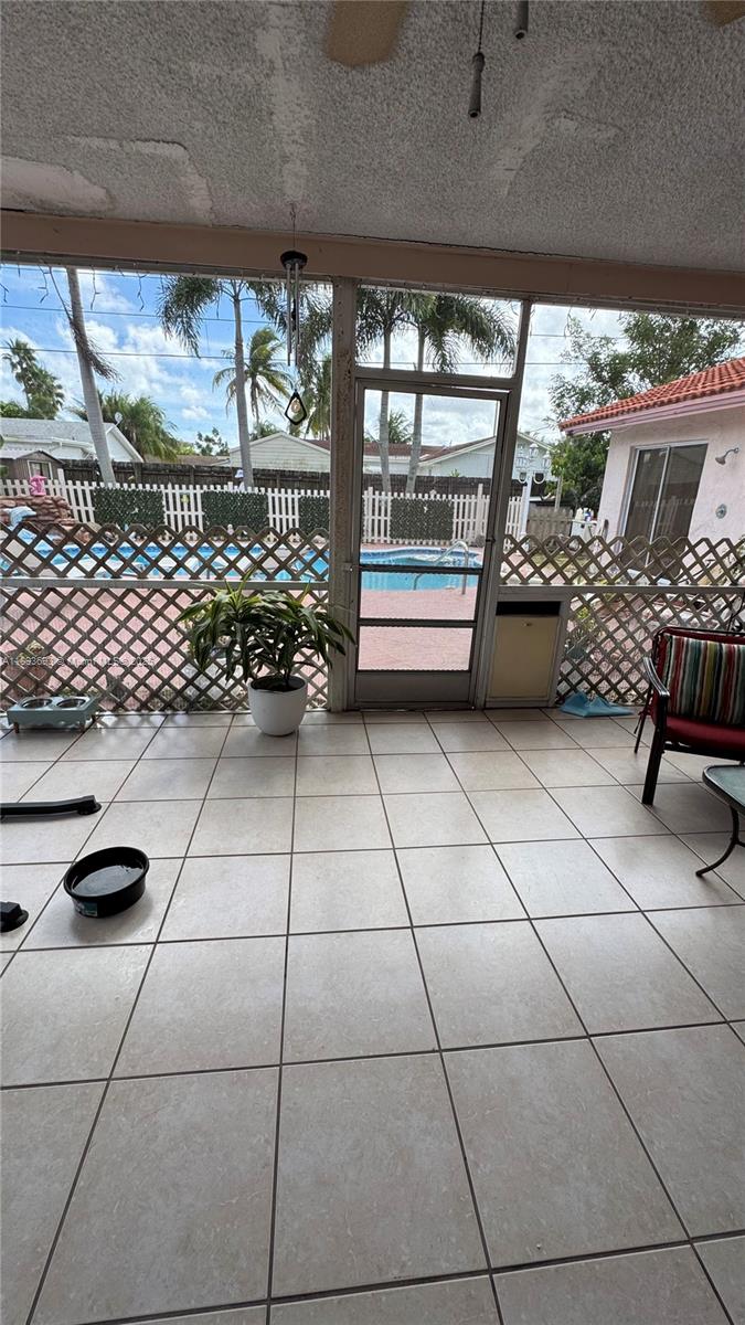 4390 NW 4th Ct