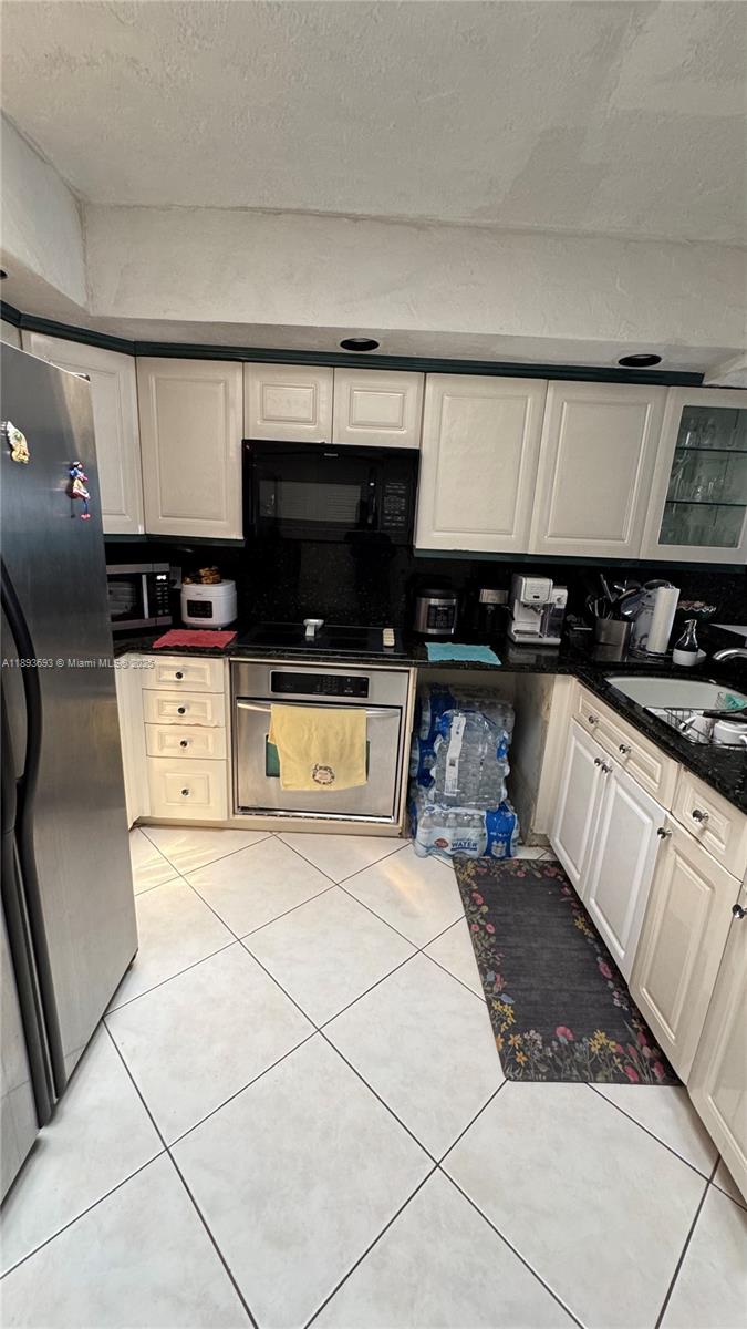 4390 NW 4th Ct