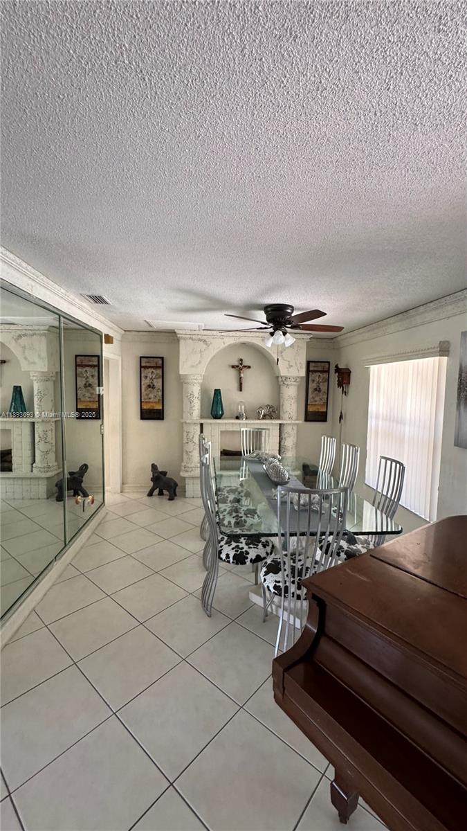 4390 NW 4th Ct