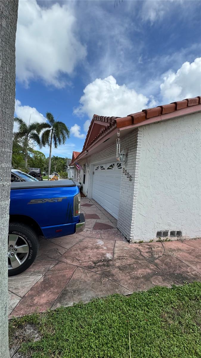 4390 NW 4th Ct