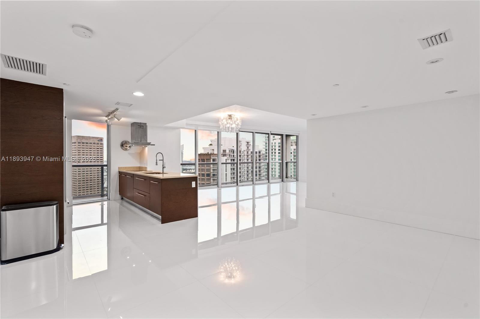 495 Brickell Ave # 3502