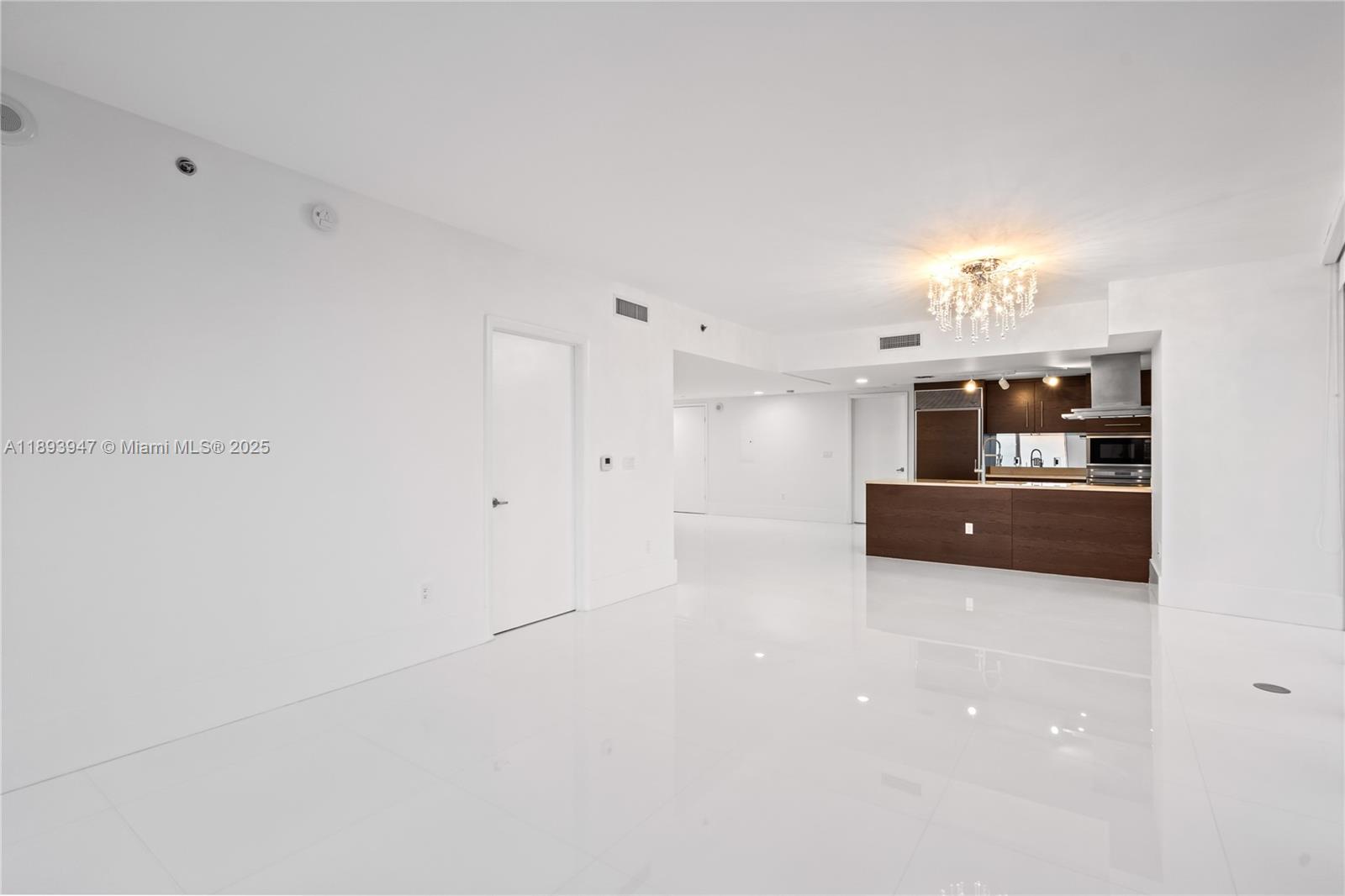 495 Brickell Ave # 3502