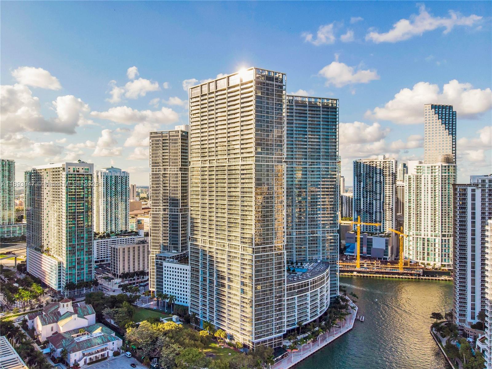 495 Brickell Ave # 3502