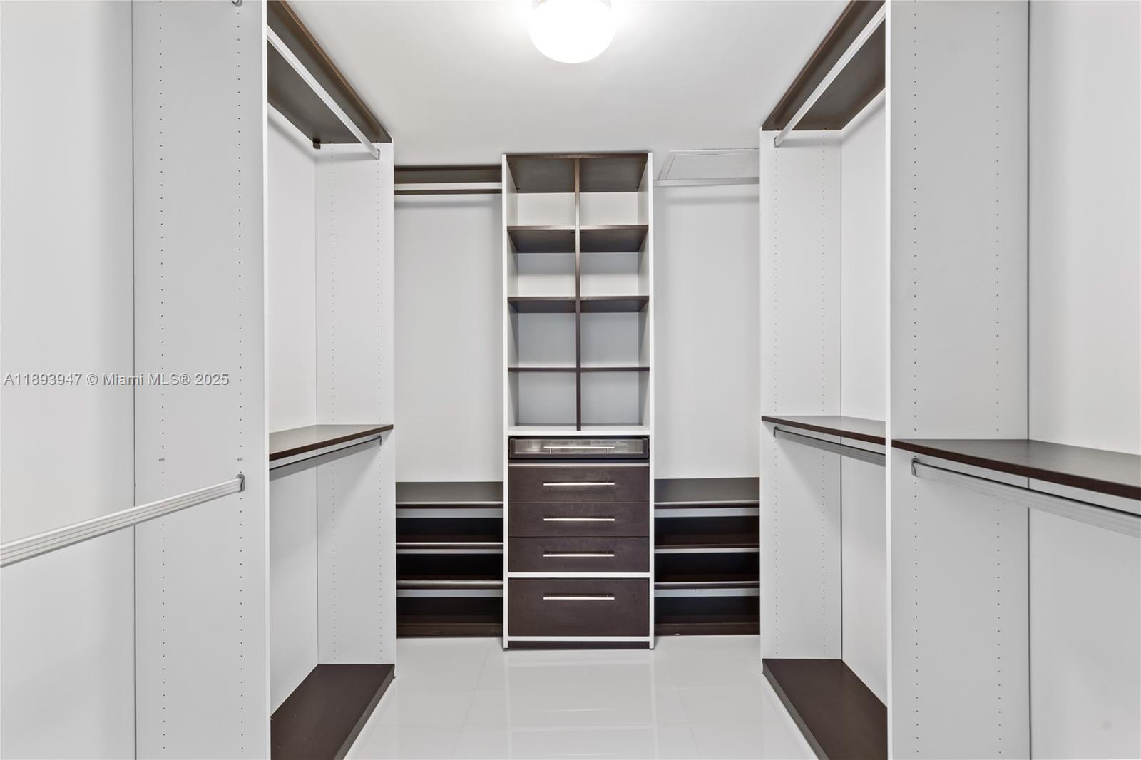 495 Brickell Ave # 3502