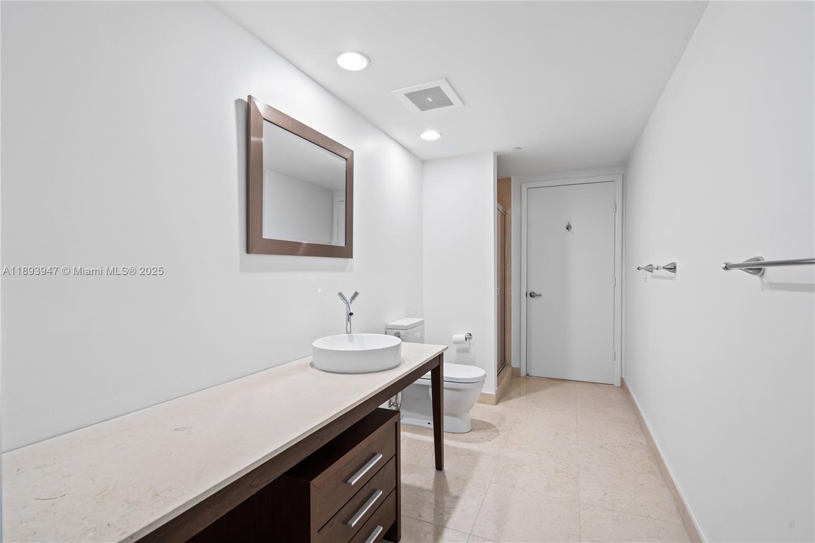 495 Brickell Ave # 3502