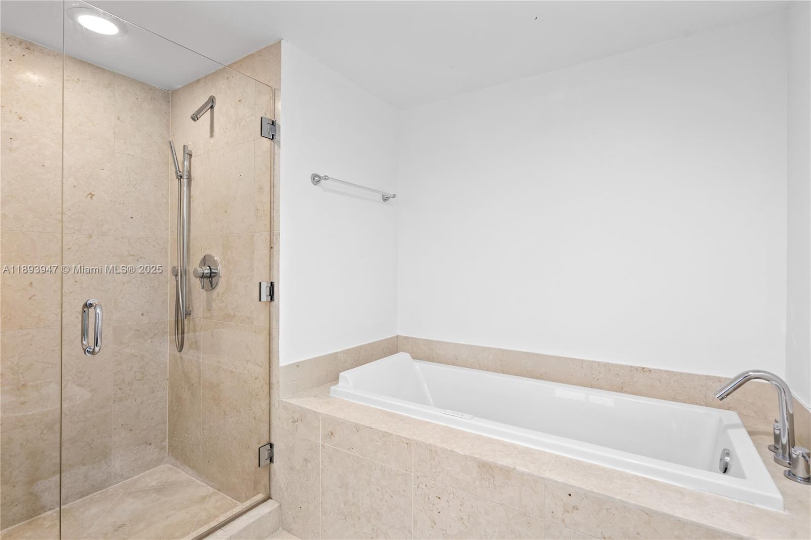 495 Brickell Ave # 3502