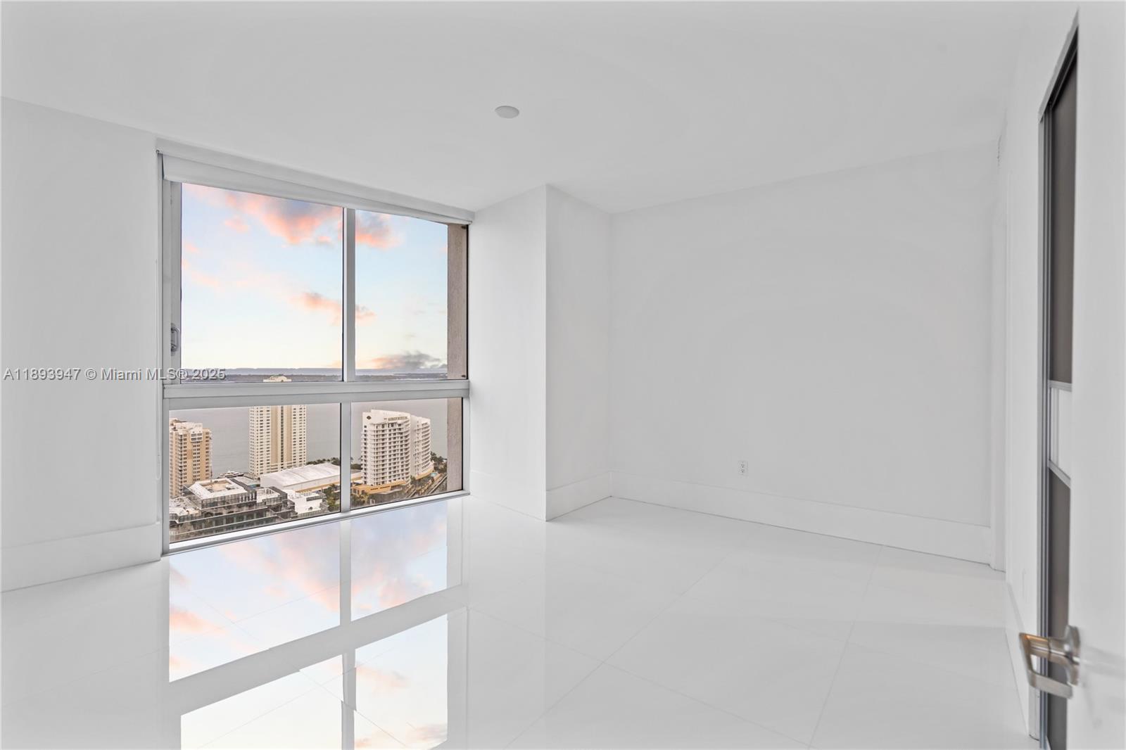 495 Brickell Ave # 3502