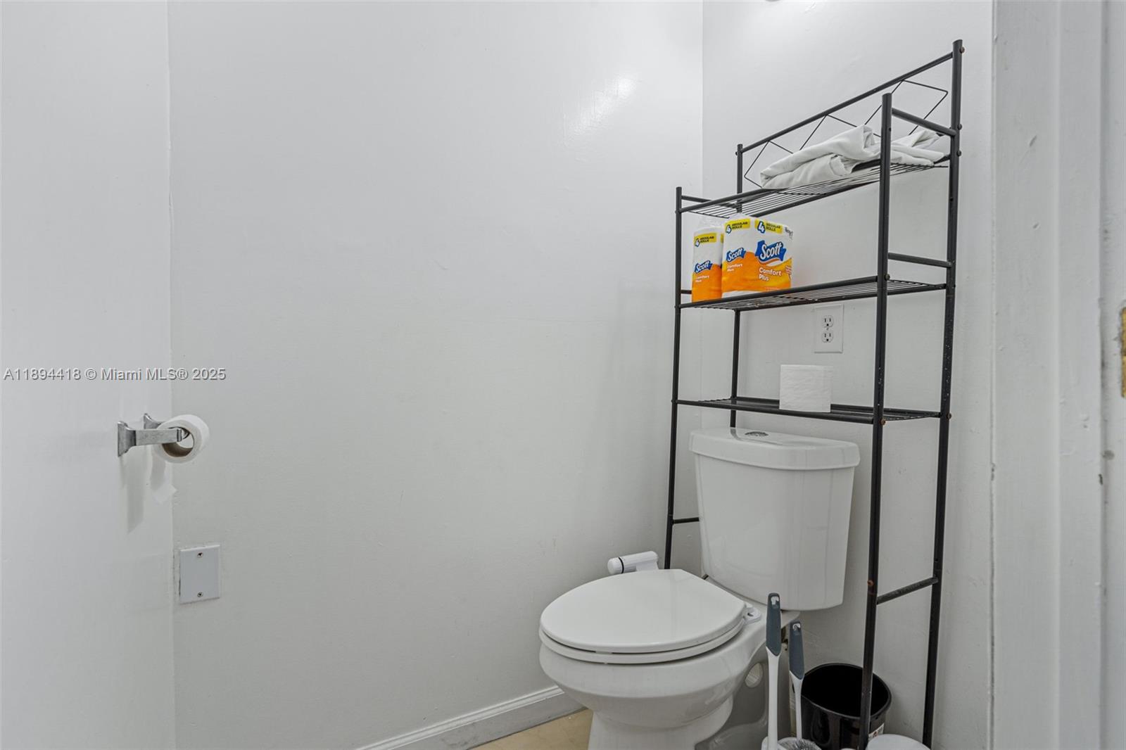 13 NW 108th Ct