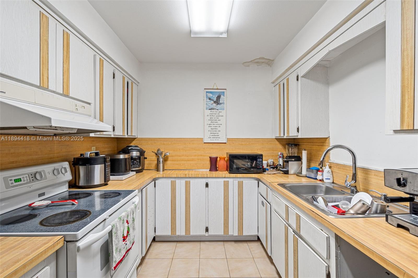 13 NW 108th Ct