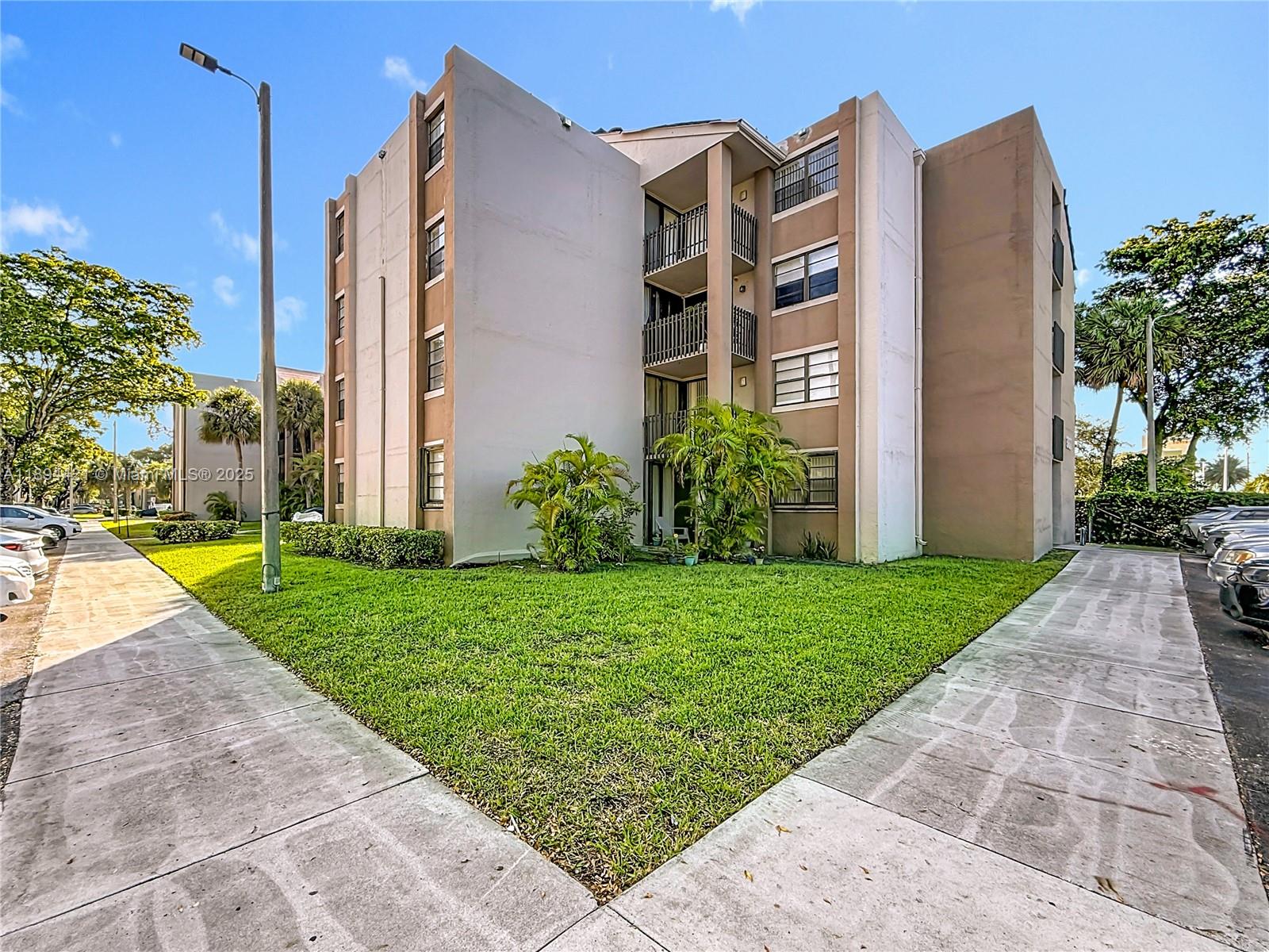 3611 SW 117th Ave # 207 Unit: 10-207