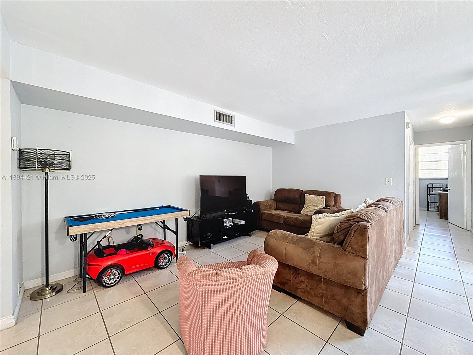 3611 SW 117th Ave # 207 Unit: 10-207