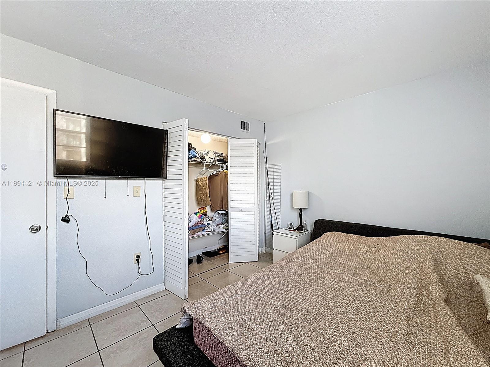3611 SW 117th Ave # 207 Unit: 10-207