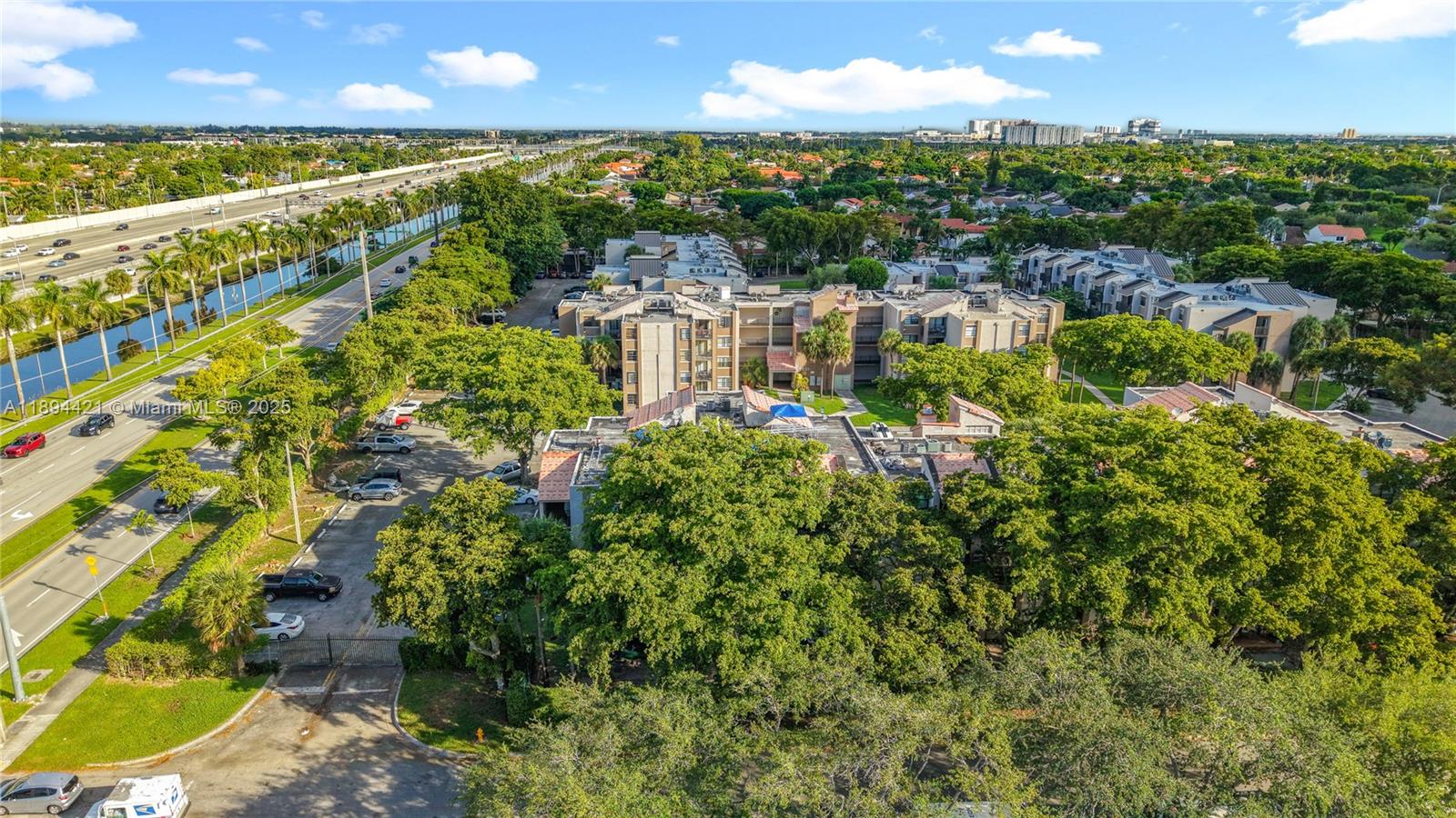 3611 SW 117th Ave # 207 Unit: 10-207