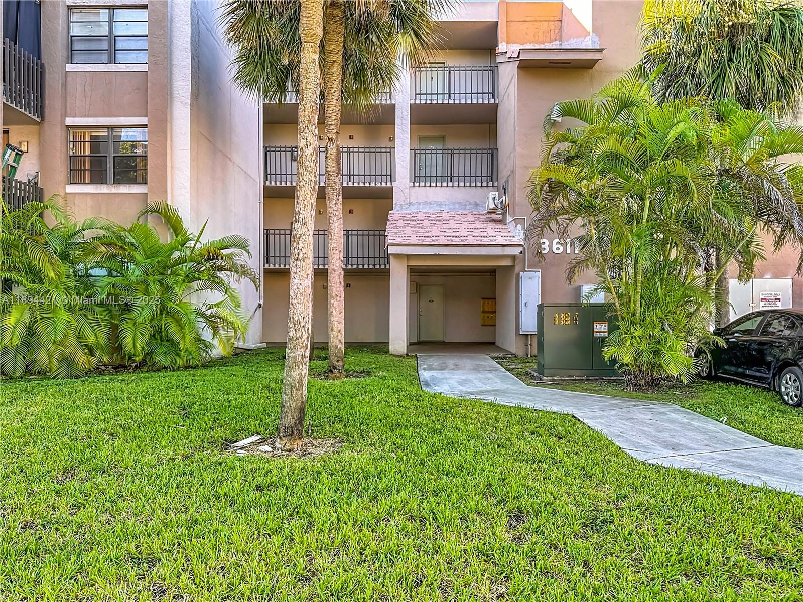 3611 SW 117th Ave # 207 Unit: 10-207