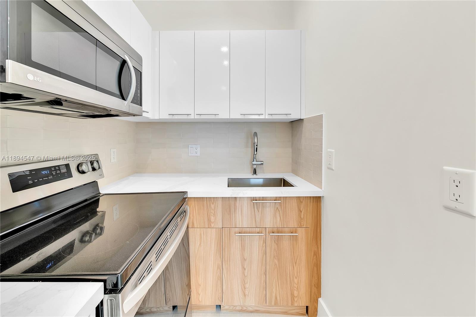 530 SW 11th Ave # 301