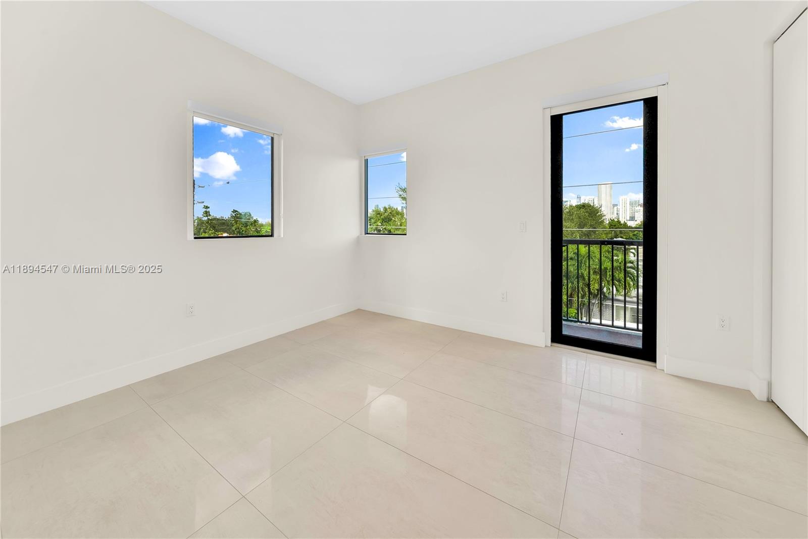 530 SW 11th Ave # 301