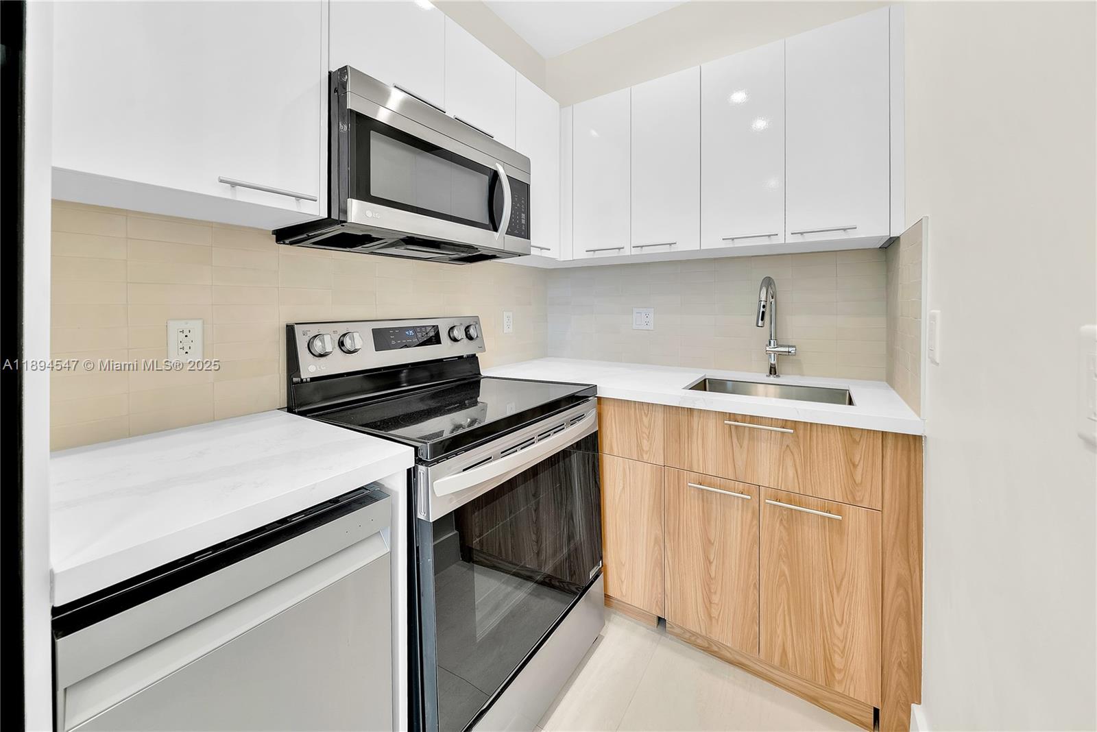 530 SW 11th Ave # 301