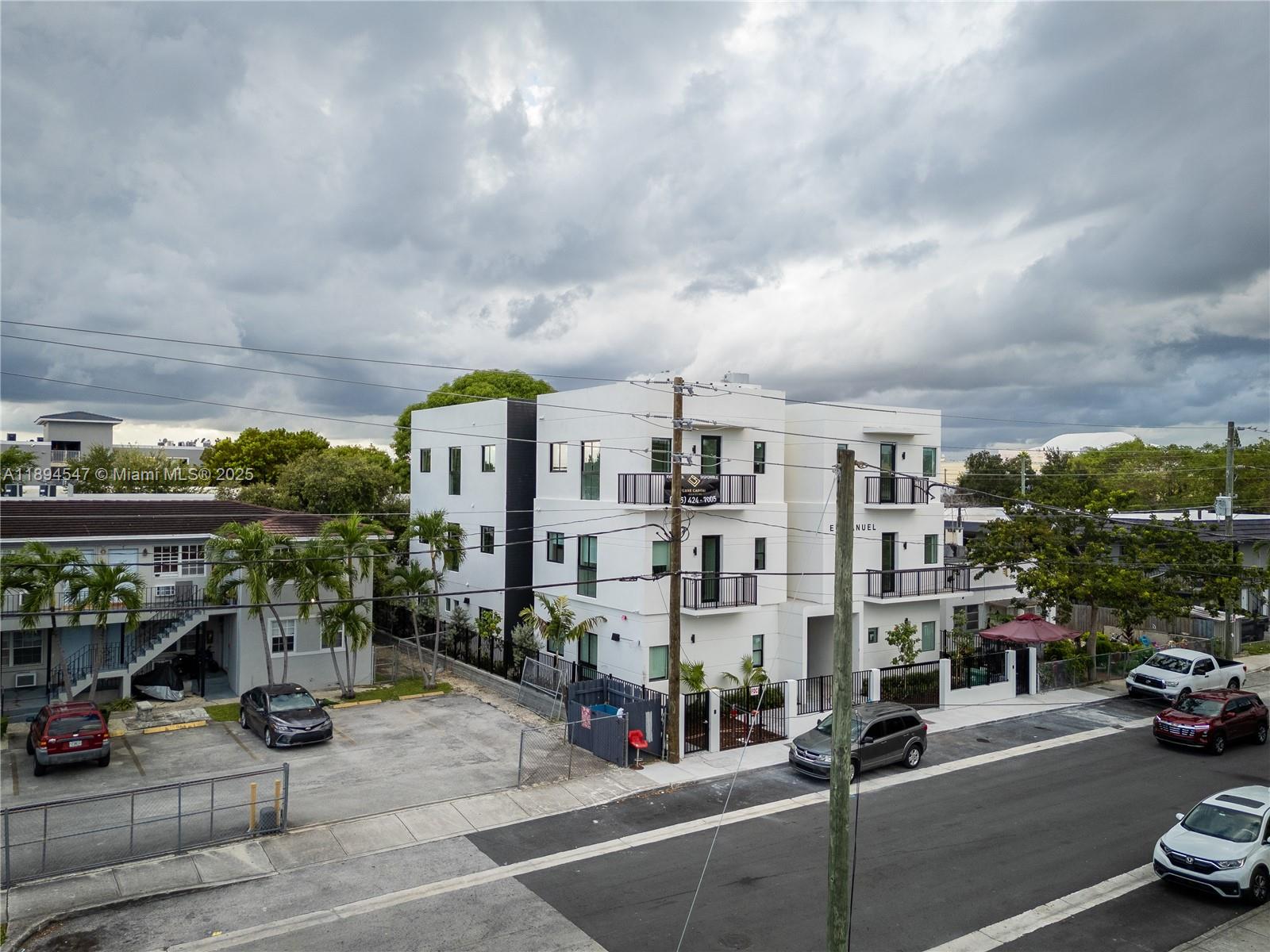 530 SW 11th Ave # 301