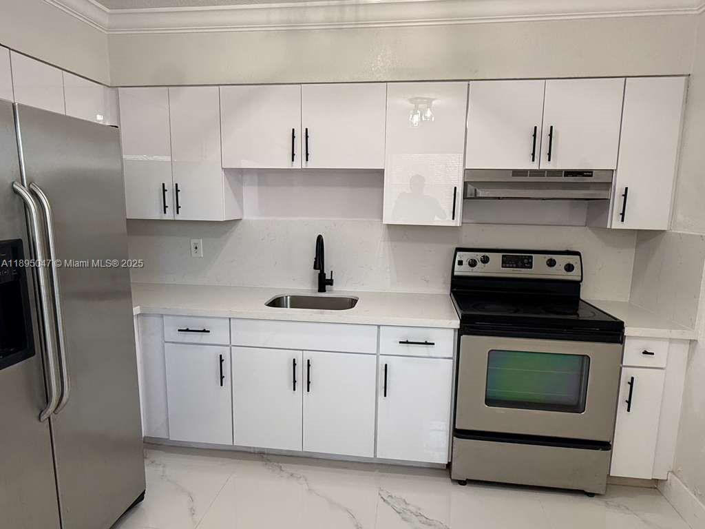 3128 SW 12th Place # 4