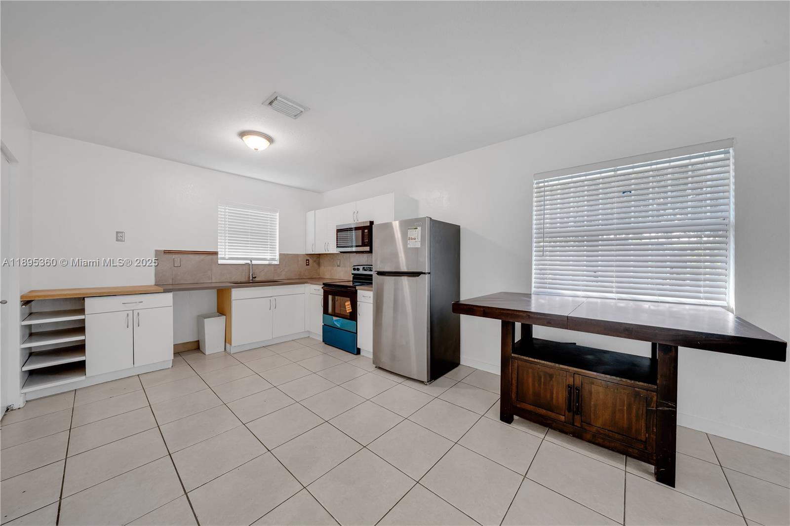285 NW 39th St