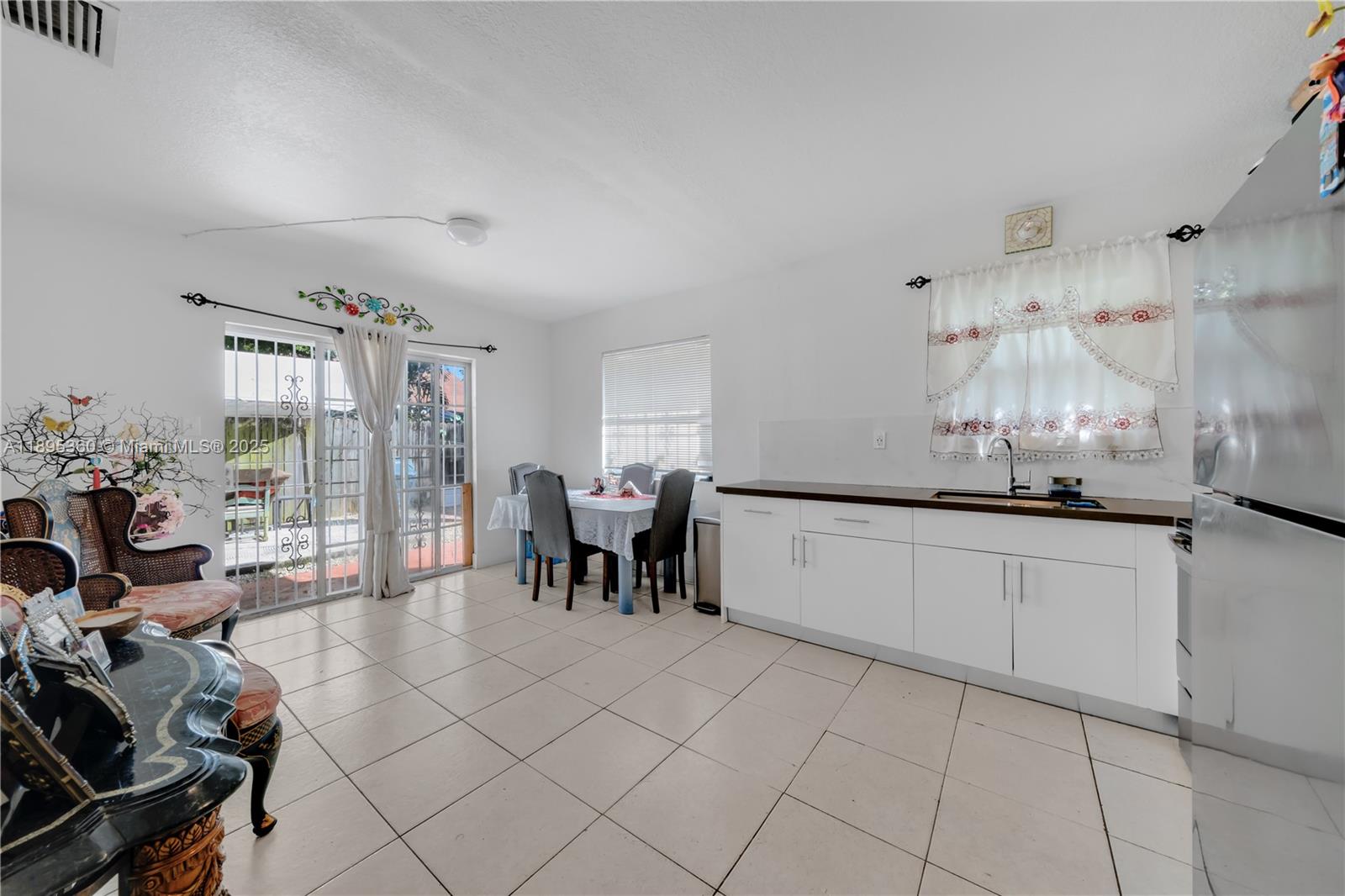 285 NW 39th St