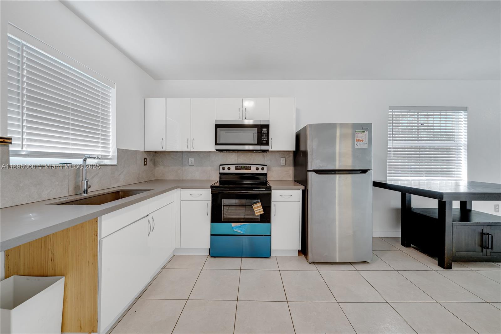 285 NW 39th St