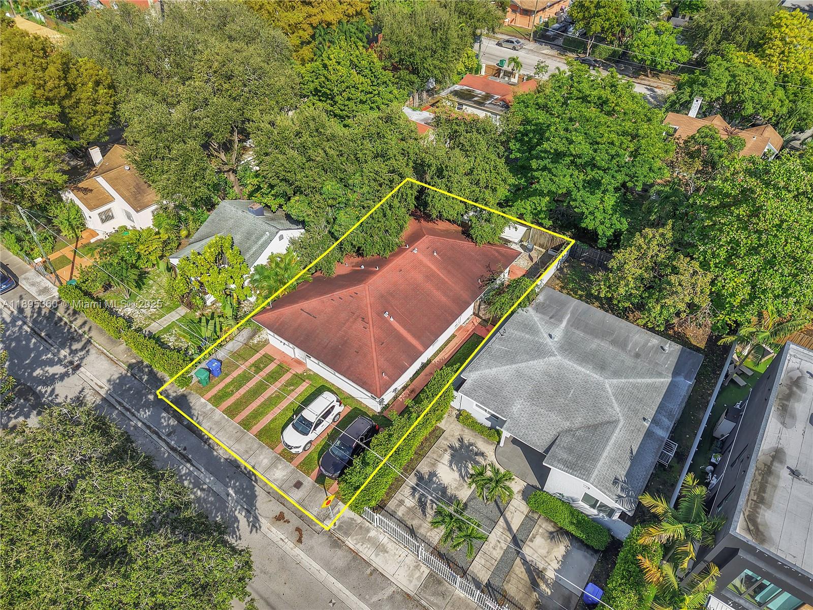 285 NW 39th St