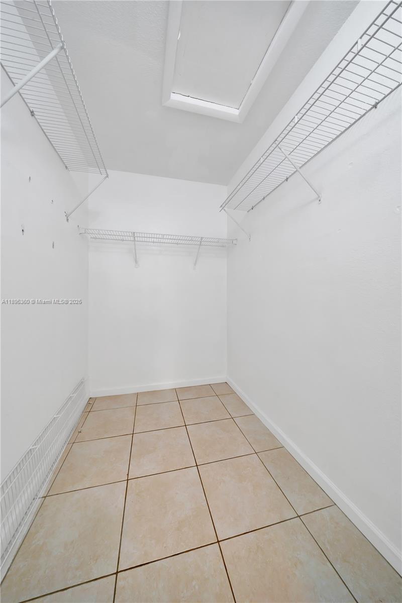285 NW 39th St