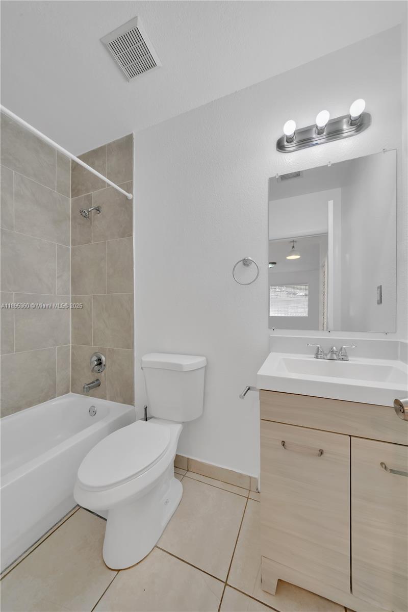 285 NW 39th St