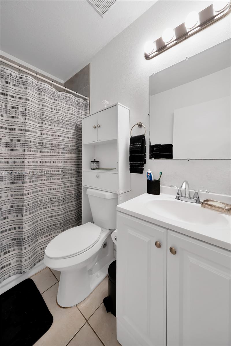 285 NW 39th St