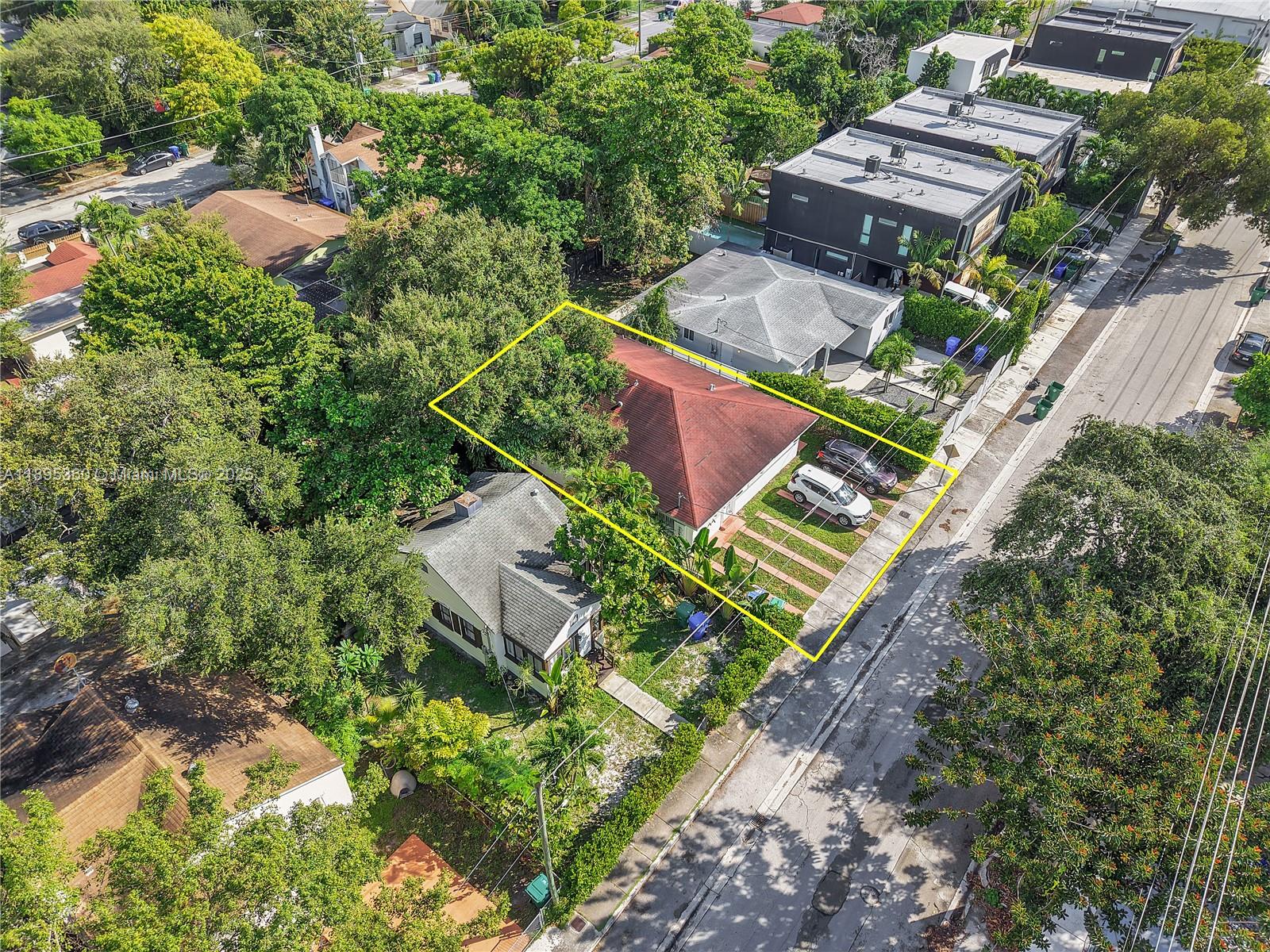 285 NW 39th St
