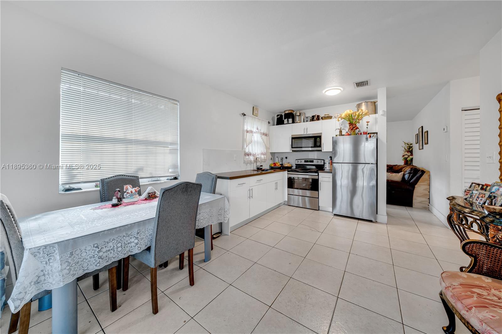 285 NW 39th St
