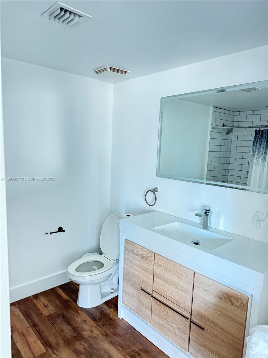 350 S Miami Ave Unit: 1803