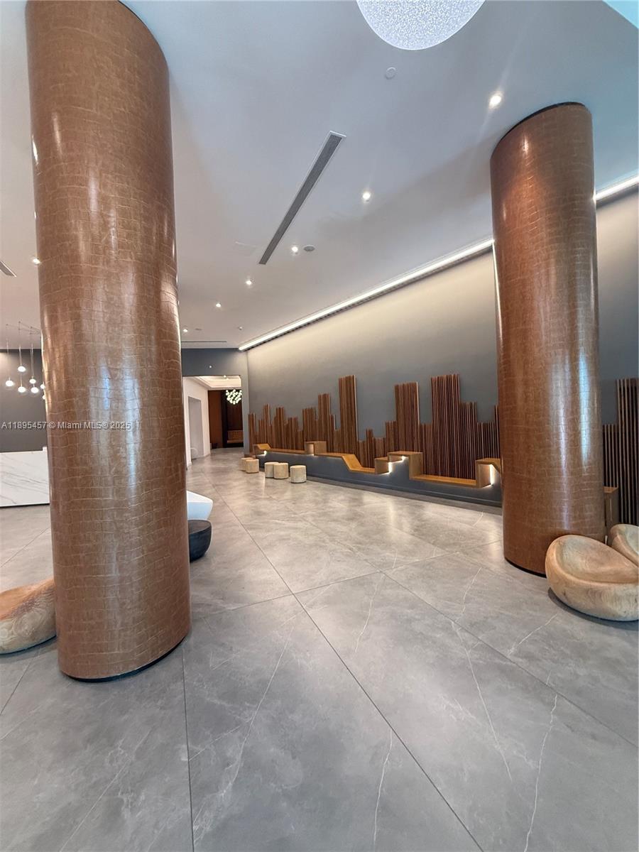 350 S Miami Ave Unit: 1803