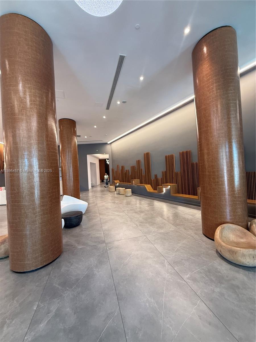 350 S Miami Ave Unit: 1803