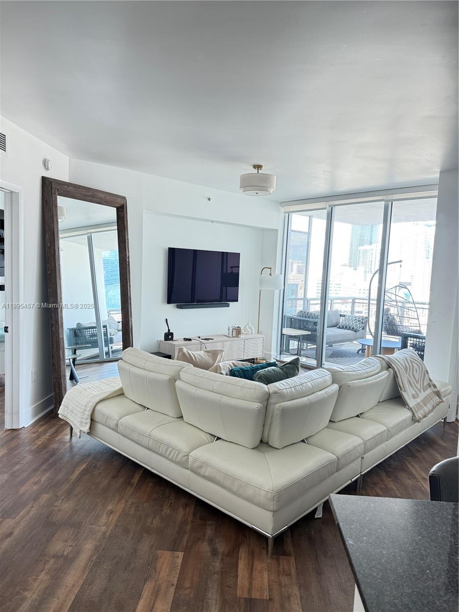 350 S Miami Ave Unit: 1803