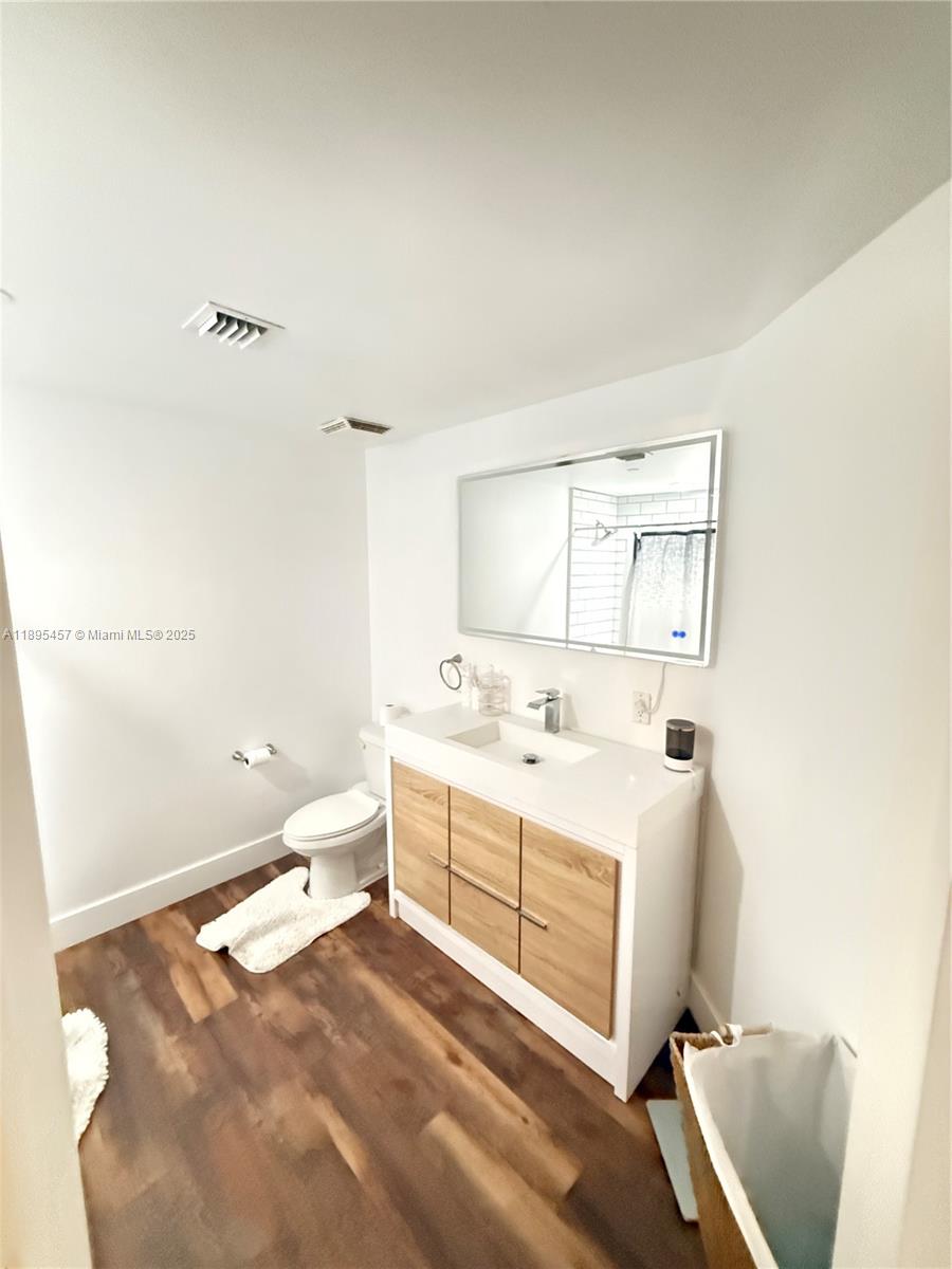 350 S Miami Ave Unit: 1803