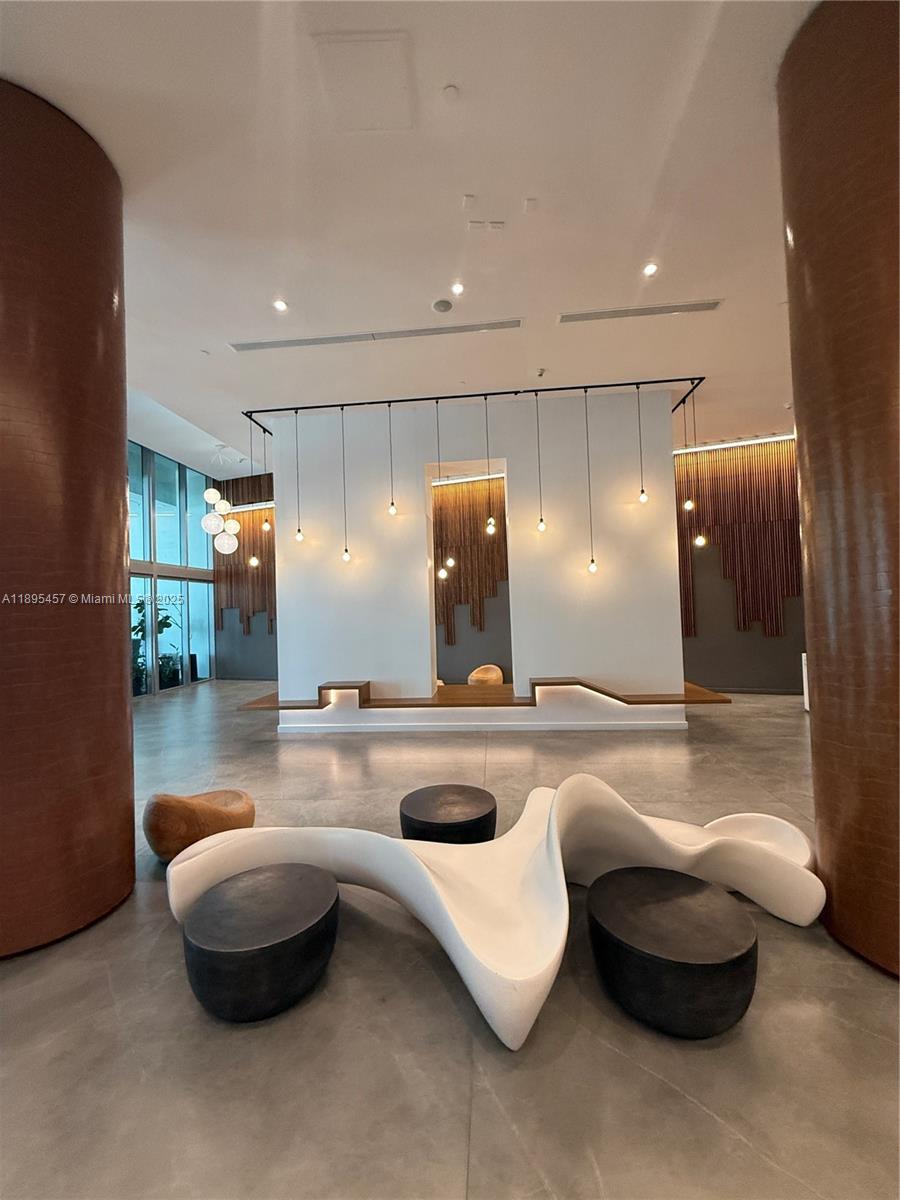 350 S Miami Ave Unit: 1803