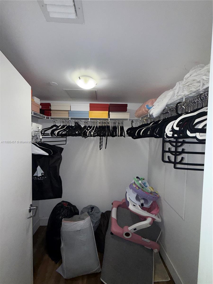 350 S Miami Ave Unit: 1803