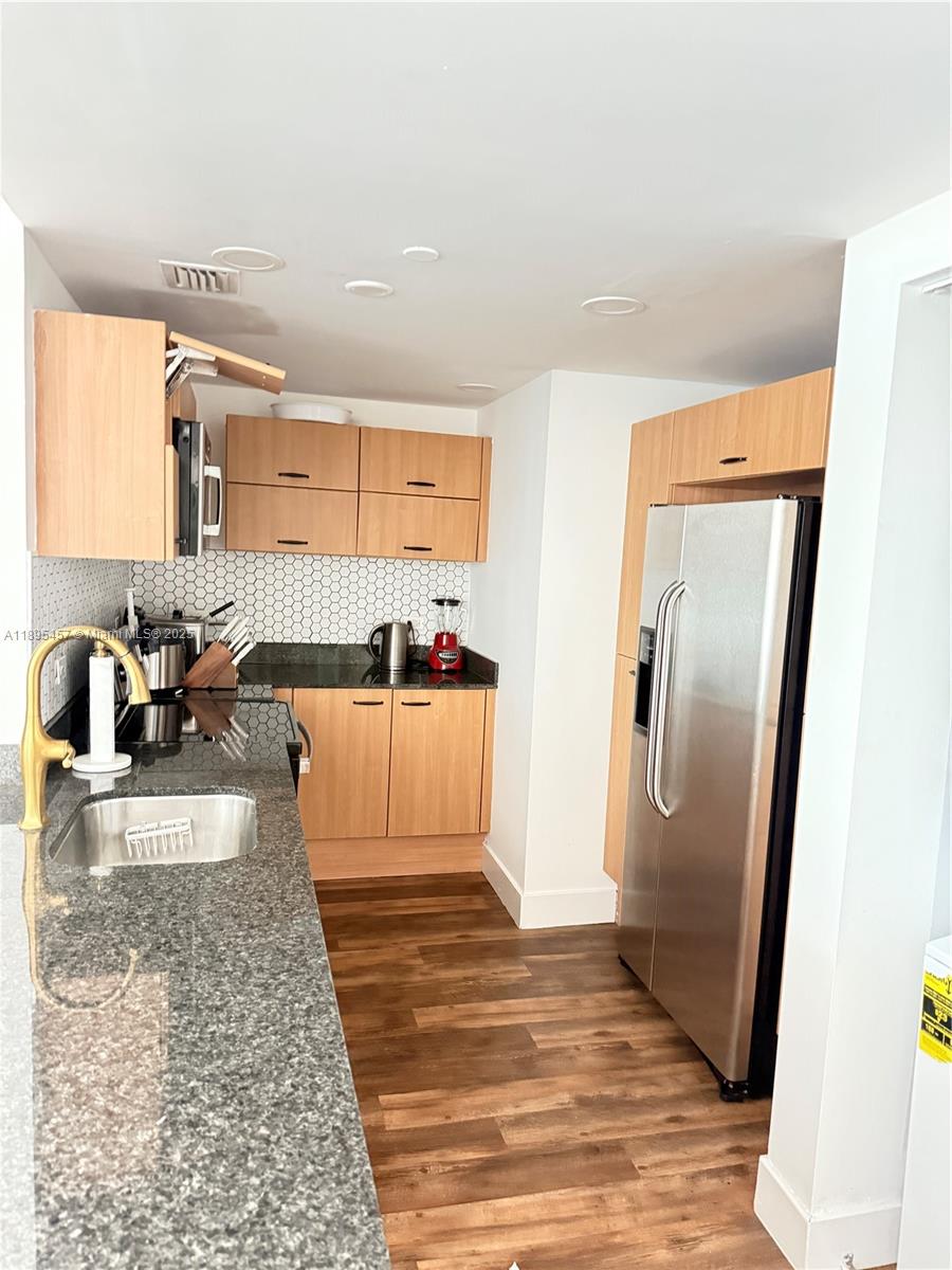 350 S Miami Ave Unit: 1803