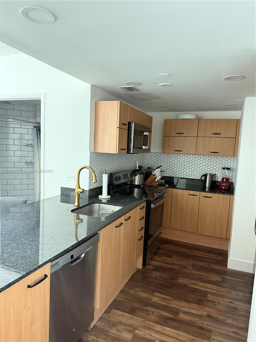 350 S Miami Ave Unit: 1803