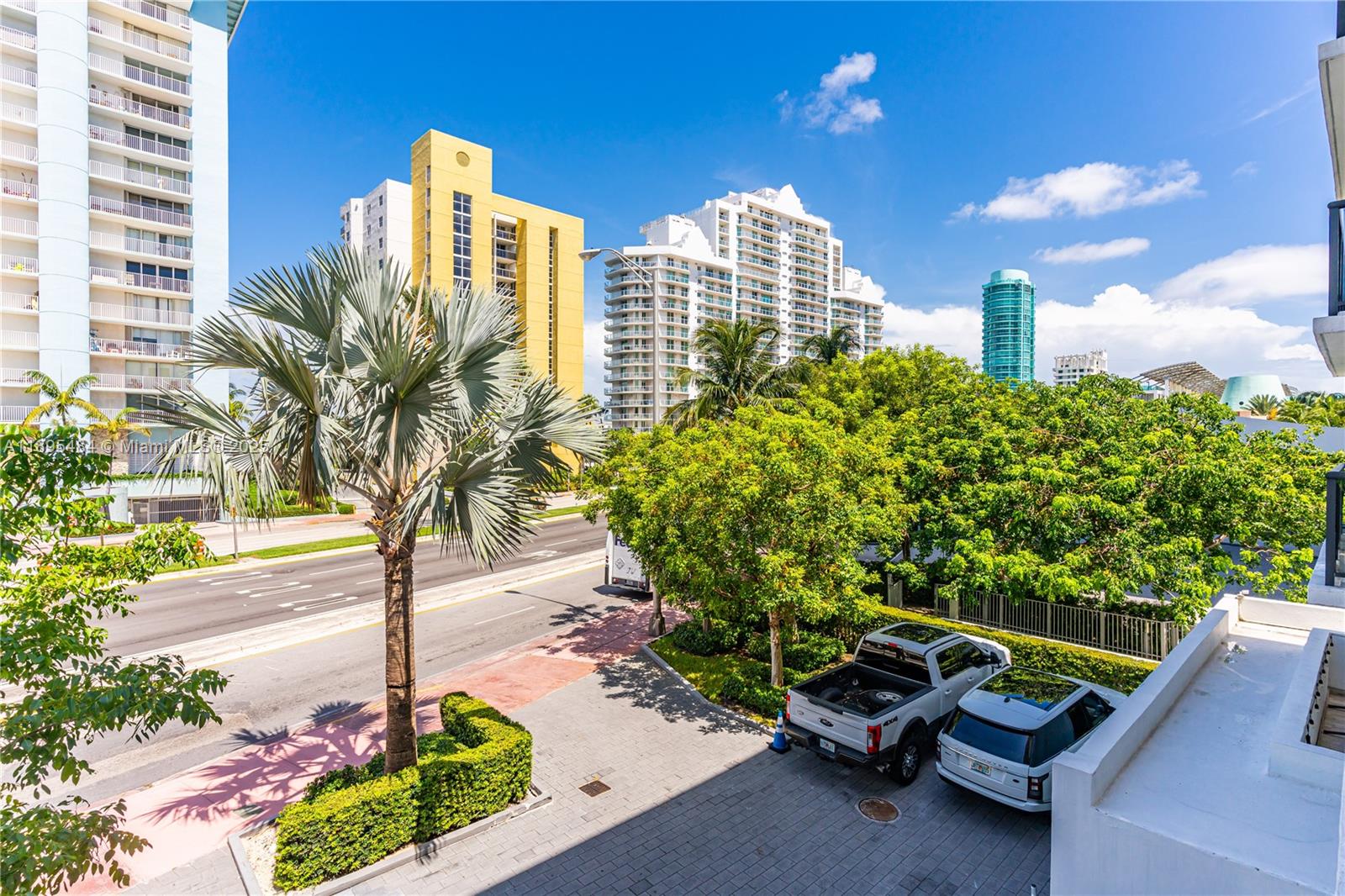 5845 Collins Ave # 201