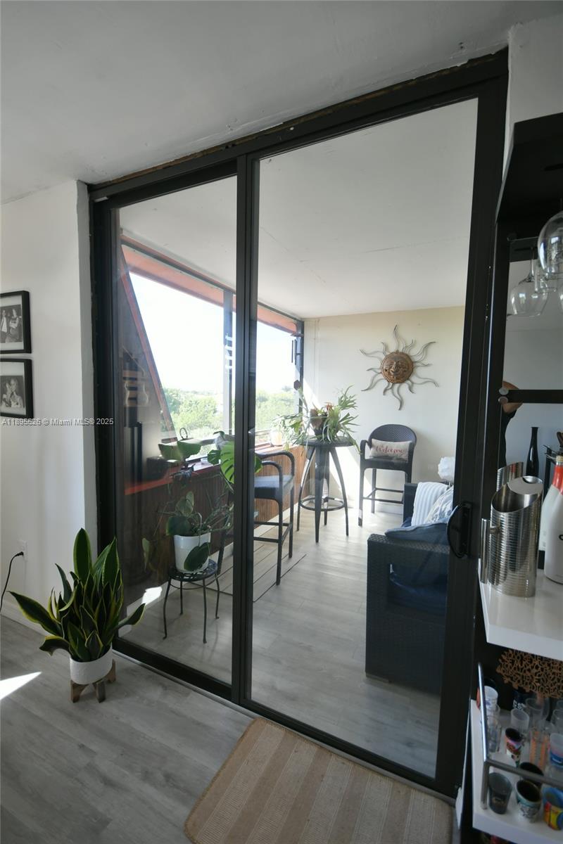 671 NE 195th St Unit: 416-E