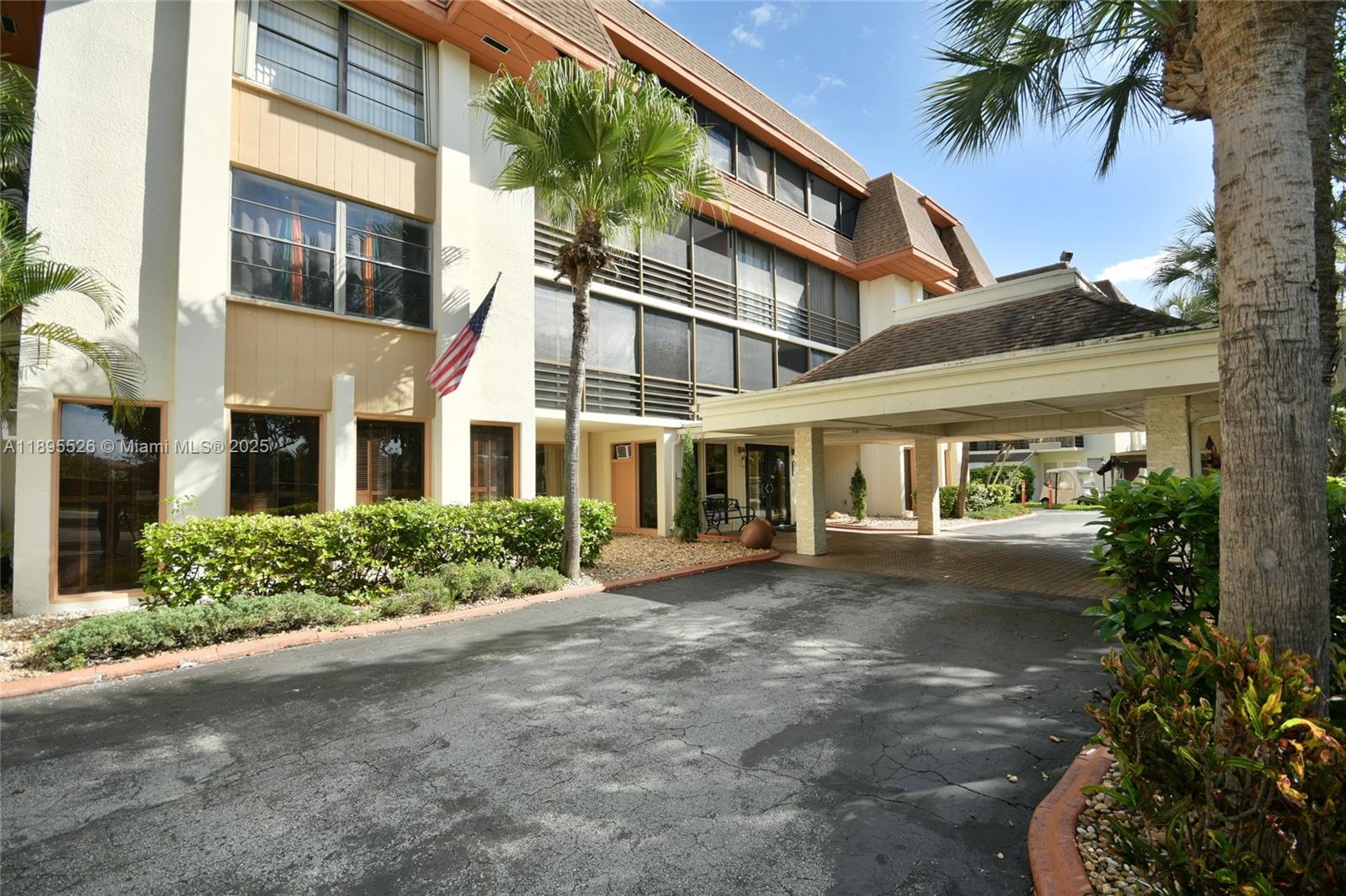 671 NE 195th St Unit: 416-E