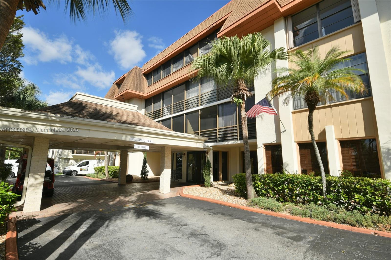 671 NE 195th St Unit: 416-E