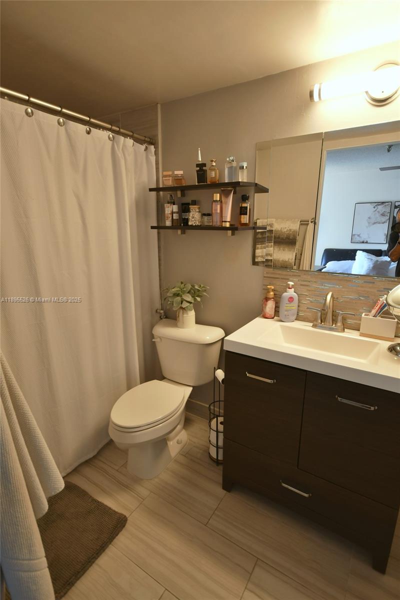 671 NE 195th St Unit: 416-E