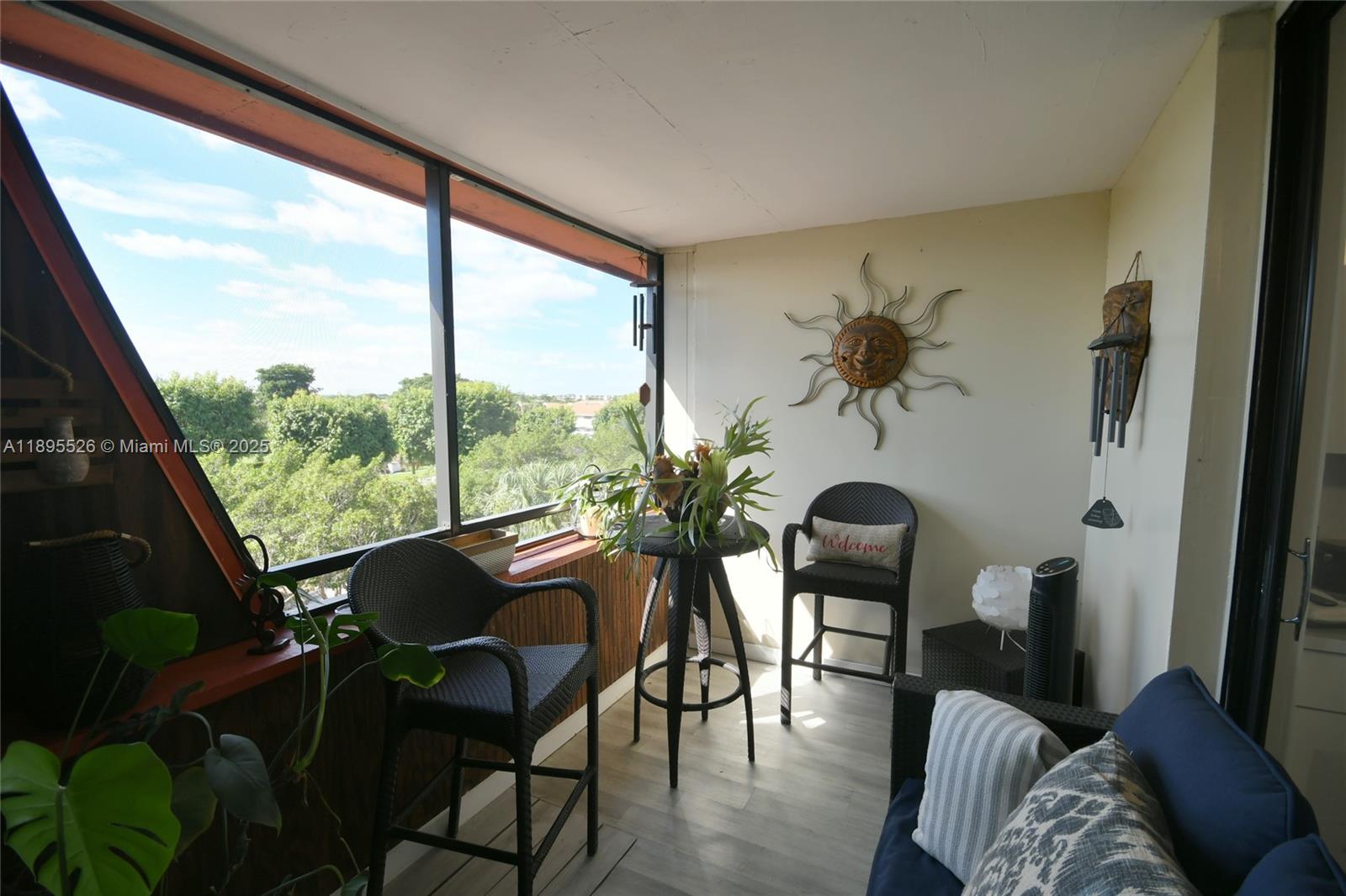 671 NE 195th St Unit: 416-E