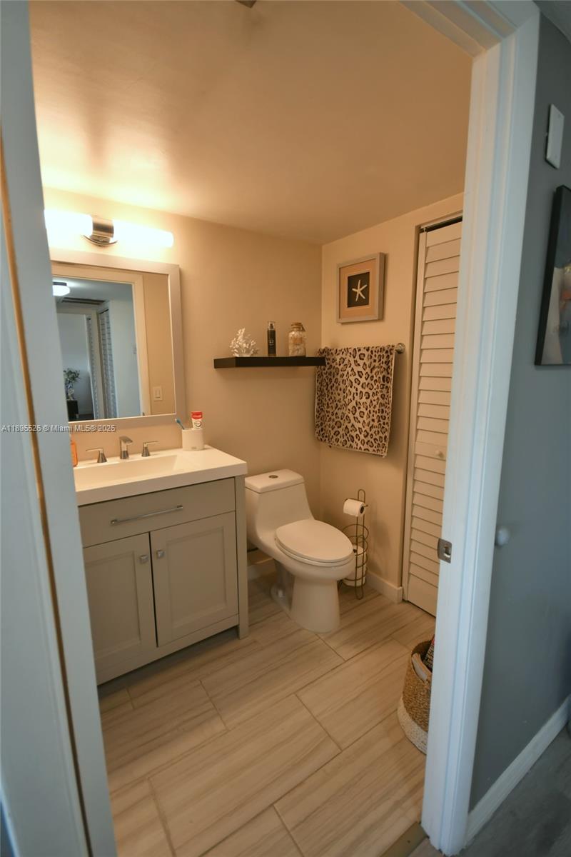 671 NE 195th St Unit: 416-E