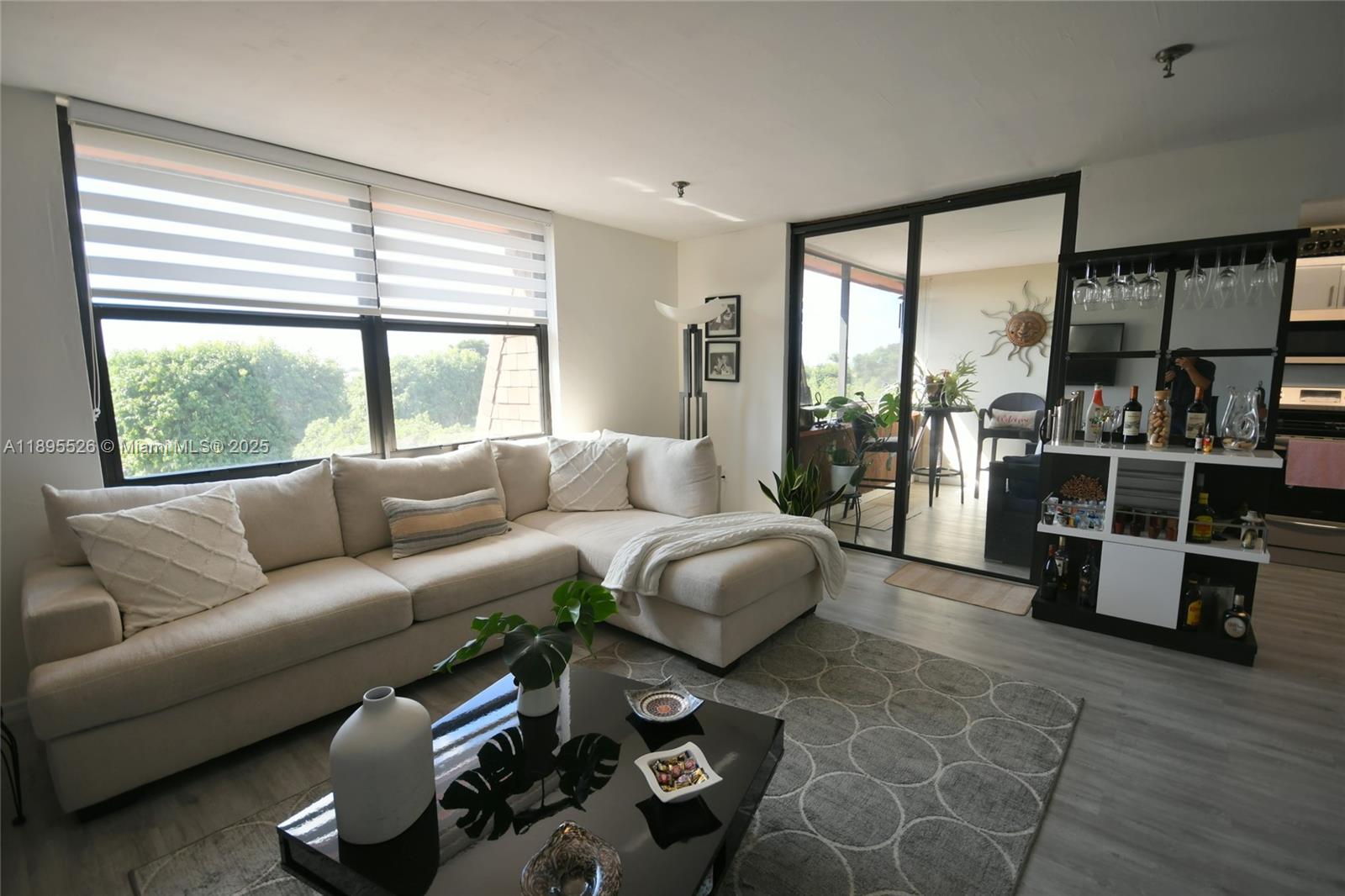 671 NE 195th St Unit: 416-E