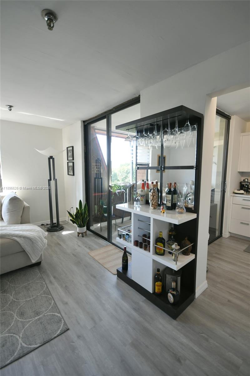 671 NE 195th St Unit: 416-E